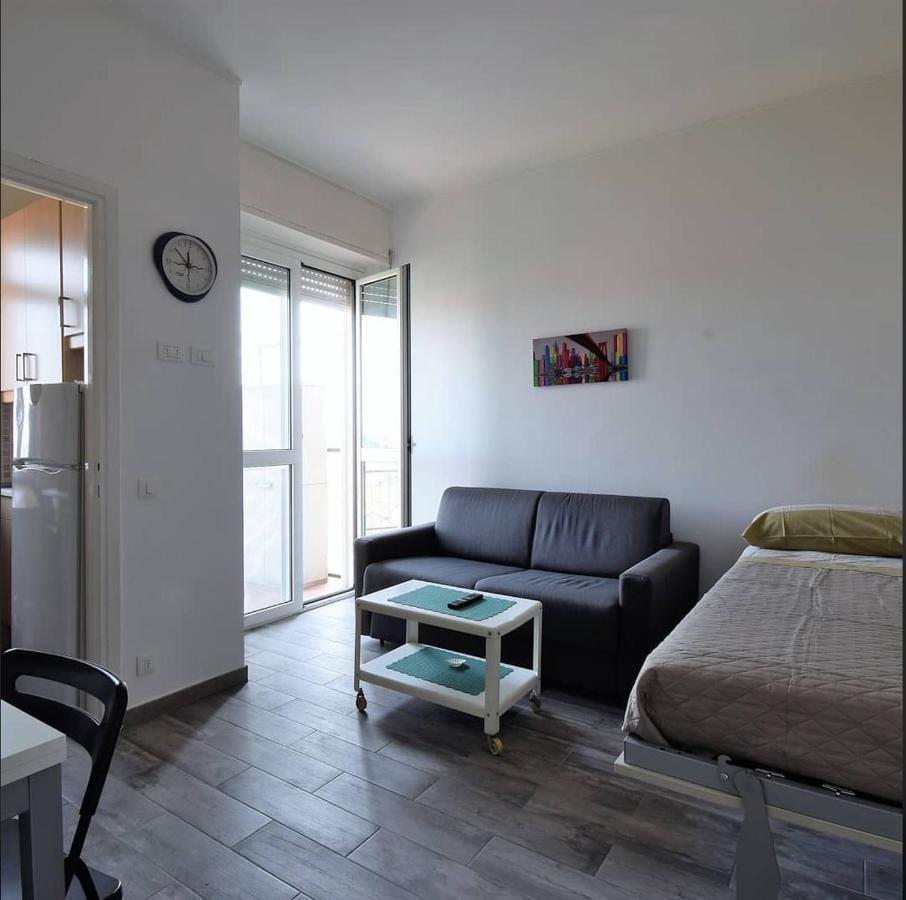 Monolocale Nuovissimo San Giuliano Milanese Apartment ภายนอก รูปภาพ